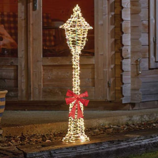 Three Kings OpaLight Lamp Post